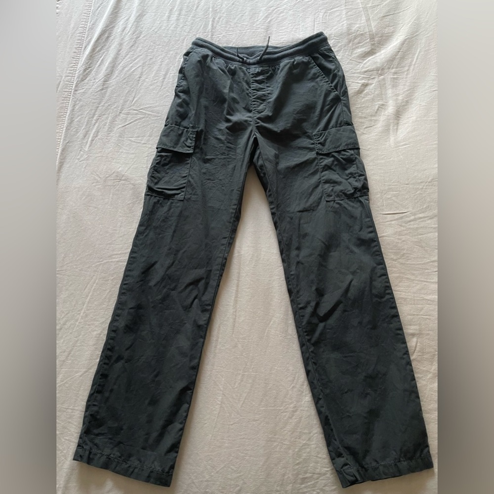 Gap poplin cargo cargo pants.